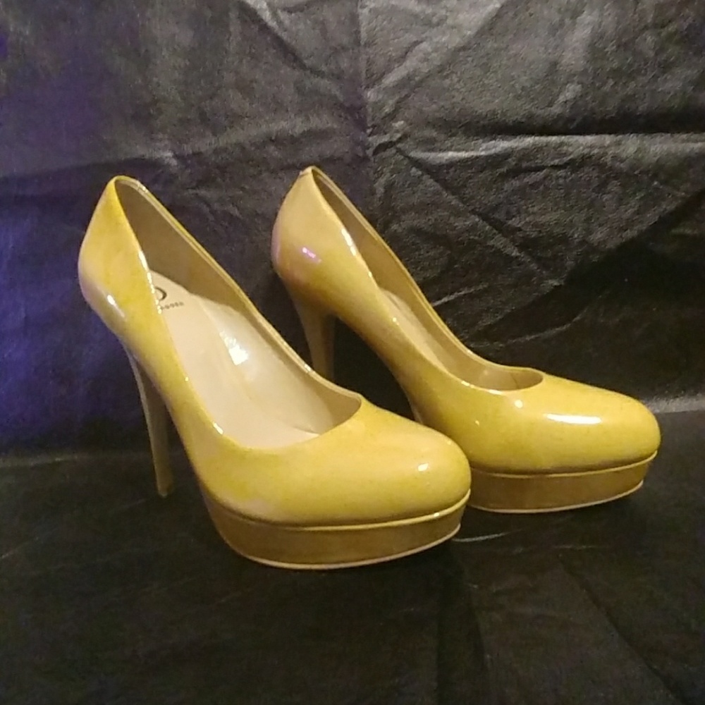 Kelsi Dagger heels